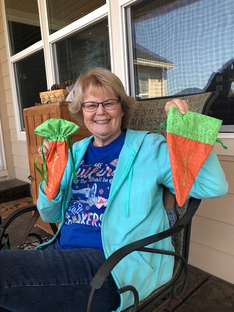 Linda's cute carrot bags.